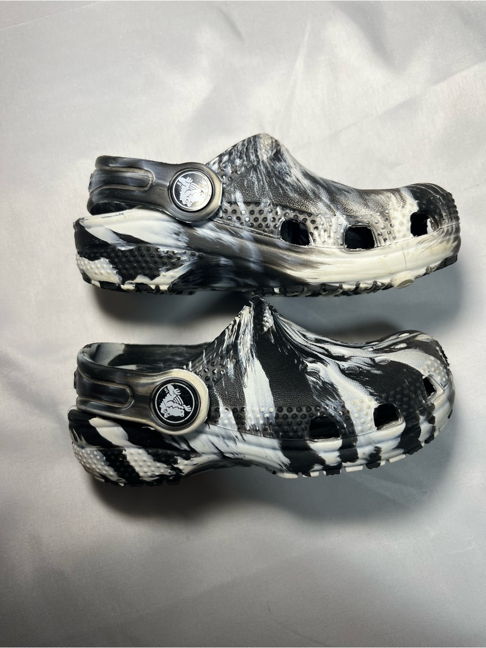 Crocs Classic Marbled Clogs Kids C7 Black White Slip On Water Shoes Lightweight